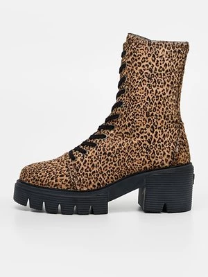 Obrázek produktu Šněrovací kotníkové boty Stuart Weitzman