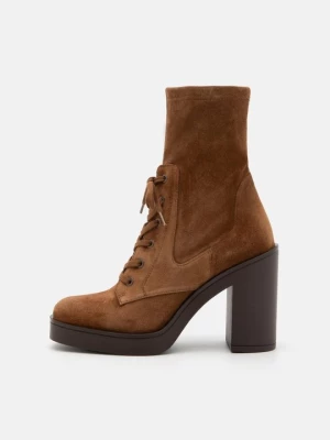 Obrázek produktu Šněrovací kotníkové boty Stuart Weitzman