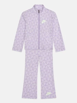 Obrázek produktu Sportovní bunda Nike lila