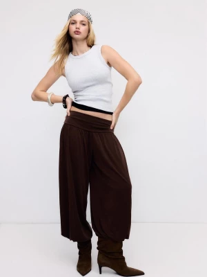 Obrázek produktu Stradivarius B04 Základní Vypasovaný Top Bez Rukávů Grey Melange