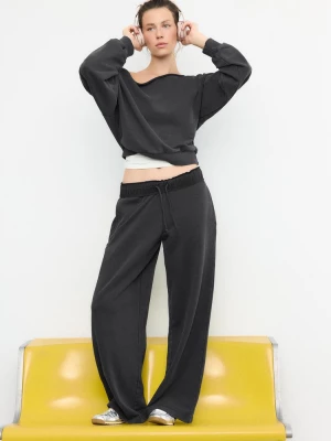 Obrázek produktu Stradivarius Jogger Kalhoty Straight Fit Opraným Efektem Dark Grey S