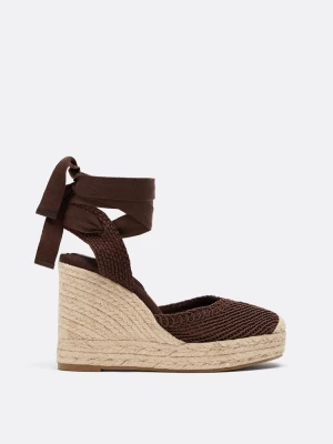 Obrázek produktu Stradivarius Jutové Klíny Na Platformě Se Zavazováním Hnědá