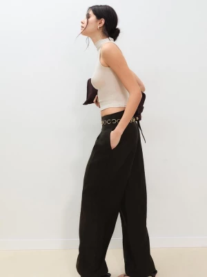 Obrázek produktu Stradivarius Kalhoty Se Záševky A Řetízkem Tencel Brown