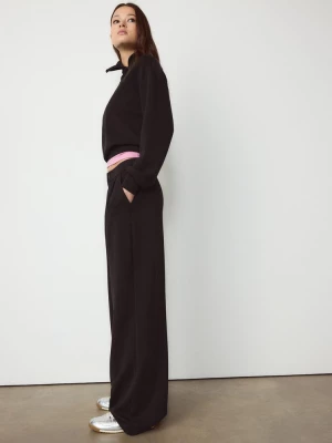 Obrázek produktu Stradivarius Kalhoty Se Záševky S Měkkým Omakem Black