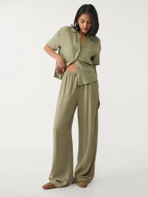 Obrázek produktu Stradivarius Kalhoty Straight S Efektem Lnu Khaki