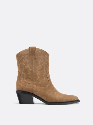 Obrázek produktu Stradivarius Kotníčkové Boty Cowboy Ze Štípaného Semiše Béžová