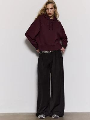 Obrázek produktu Stradivarius Mikina S Kapucí A Výšivkou Burgundy