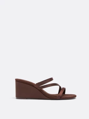 Obrázek produktu Stradivarius Sandály Na Klínku S Platformou Hnědá