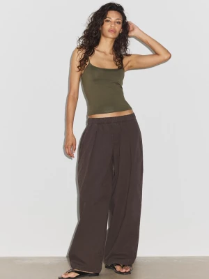 Obrázek produktu Stradivarius Top Na Ramínka Z Polyamidu Khaki