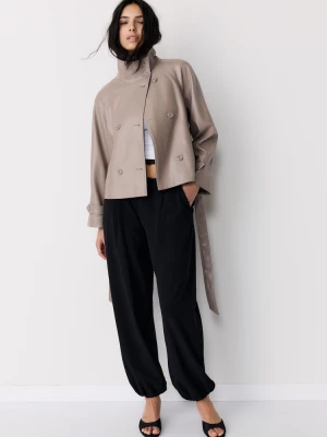 Obrázek produktu Stradivarius Trenčkot S Vysokým Límcem Z Imitace Kůže Beige