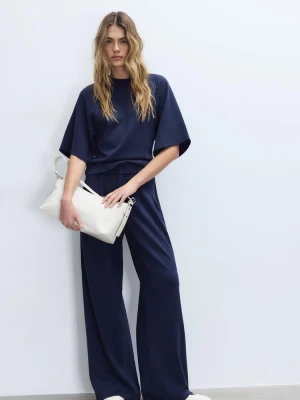 Obrázek produktu Stradivarius Tričko S Krátkým Rukávem A Jemným Omakem Navy Blue