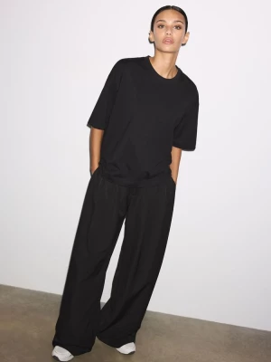 Obrázek produktu Stradivarius Tričko S Krátkým Rukávem Oversize Black