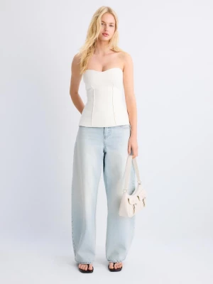Obrázek produktu Stradivarius Vypasovaný Bandeau Top Se Srdíčkovým Výstřihem Ecru