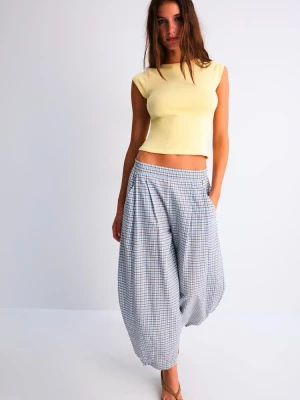 Obrázek produktu Stradivarius Základní Tričko S Lodičkovým Výstřihem Pastel Yellow
