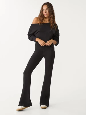 Obrázek produktu Stradivarius Zvonové Kalhoty S Jemným Dotykem Black