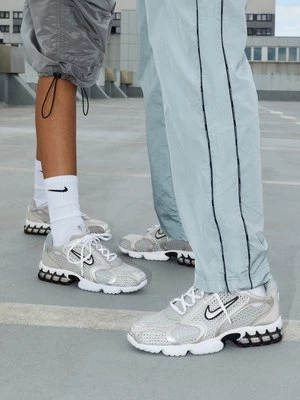 Obrázek produktu Tenisky Nike stříbrná barva