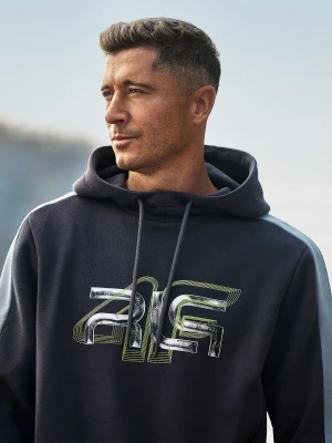 Obrázek produktu Tepláková mikina bez zipu s kapucí pánská 4F x Robert Lewandowski - šedá