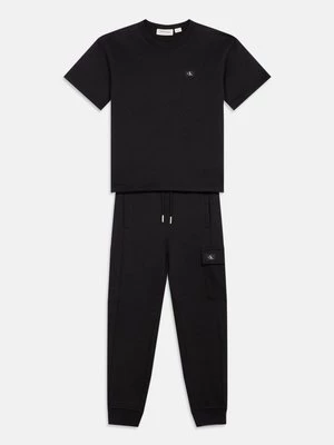 Obrázek produktu Tepláková souprava Calvin Klein Jeans