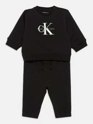 Obrázek produktu Tepláková souprava Calvin Klein Jeans