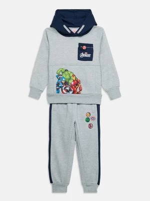 Obrázek produktu Tepláková souprava Disney