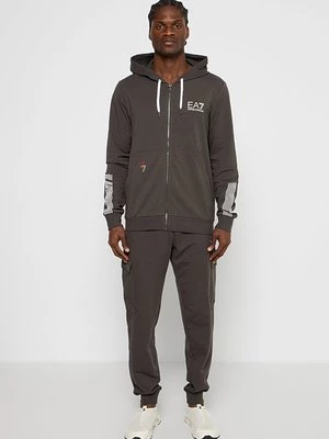 Obrázek produktu Tepláková souprava EA7 Emporio Armani