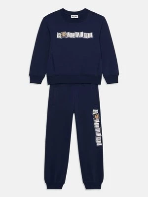 Obrázek produktu Tepláková souprava Moschino