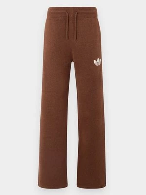 Obrázek produktu Teplákové kalhoty adidas Originals
