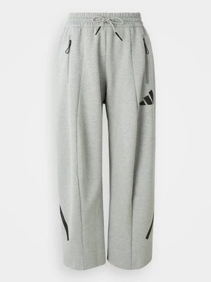 Obrázek produktu Teplákové kalhoty adidas Sportswear