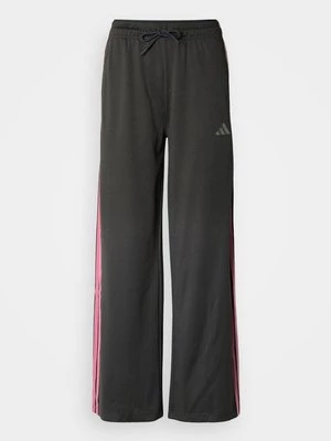 Obrázek produktu Teplákové kalhoty adidas Sportswear