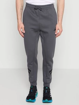 Obrázek produktu Teplákové kalhoty adidas Sportswear