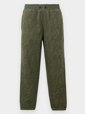 Obrázek produktu Teplákové kalhoty EA7 Emporio Armani tmavě zelená