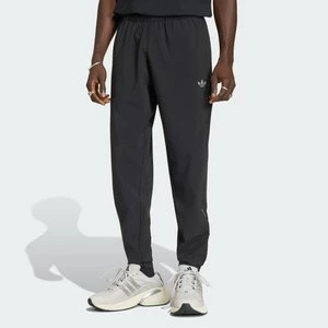 Obrázek produktu TKANÉ KALHOTY TECH TREFOIL ESSENTIALS Adidas