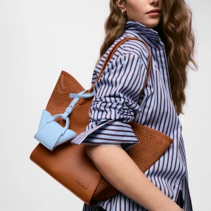 Obrázek produktu Tous - Středně Velká Tote Kabelka Ve Velbloudí Hnědé Barvě Tous Tulip Cutout -