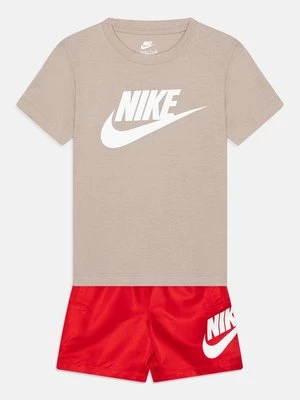 Obrázek produktu Triko s potiskem Nike červená
