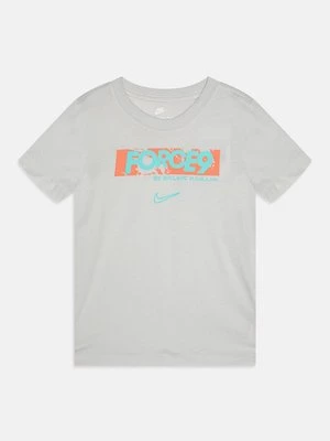 Obrázek produktu Triko s potiskem Nike Performance