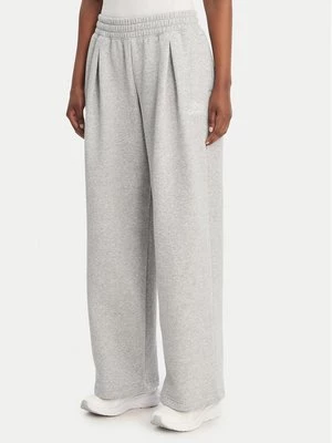 Obrázek produktu Under Armour Teplákové kalhoty Rival Fleece Script 6012293 Šedá Loose Fit