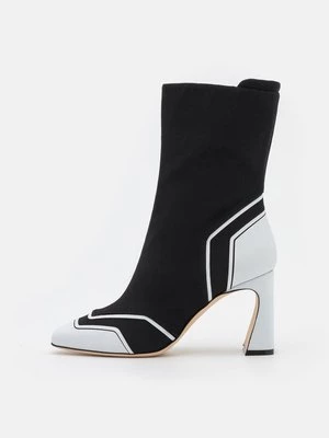 Obrázek produktu Vysoká obuv alberta ferretti