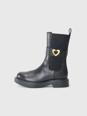 Obrázek produktu Vysoká obuv Love Moschino