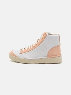 Obrázek produktu Vysoké tenisky Clarks
