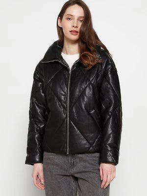 Obrázek produktu Zimní bunda Abercrombie & Fitch černá