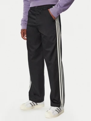 Obrázek produktu adidas Kalhoty z materiálu 3 Stripes Pleated Trousers KE4177 Černá Regular Fit