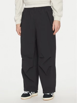 Obrázek produktu adidas Kalhoty z materiálu Premium Essentials Utility Parachute JD2111 Černá Loose Fit