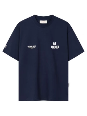 Obrázek produktu Another Cotton Lab Tričko 'Outdoor Dept.' námořnická modř / bílá