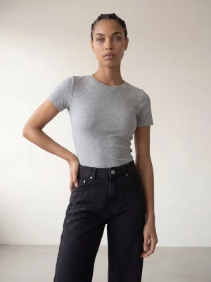 Obrázek produktu ARMIE Tričko 'The Petra Slim-Fit T-shirt - LGM' světle šedá