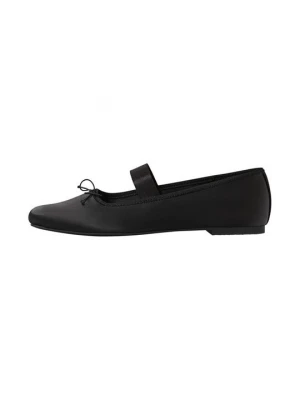 Obrázek produktu Baleríny s páskem Stradivarius černá