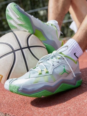 Obrázek produktu Basketbalové boty Jordan stříbrná