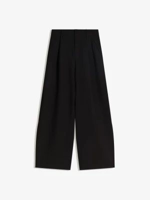 Obrázek produktu Bershka Kalhoty se sklady v pase černá