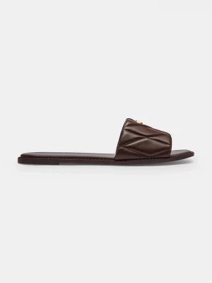 Obrázek produktu Coach pantofle na plochém podpatku dámské kožené Holly Quilted Leather Sandal hnědá