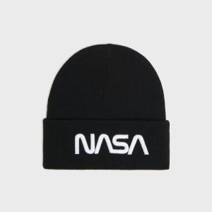Obrázek produktu Cropp - Černá beanie s nášivkou NASA - černý