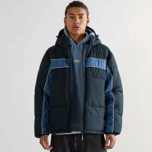 Obrázek produktu Cropp - Prošívaná bunda puffer s kapucí - tmavomodrá